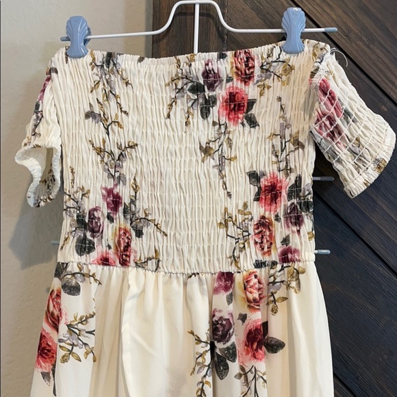 Spring dress - Picture 2 of 2